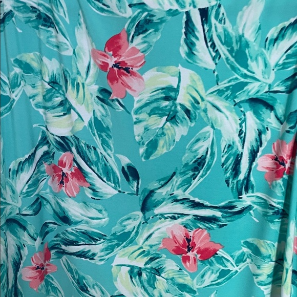 Pappagallo Tropical Floral Tank Top with Tassel Hem - Picture 5 of 7